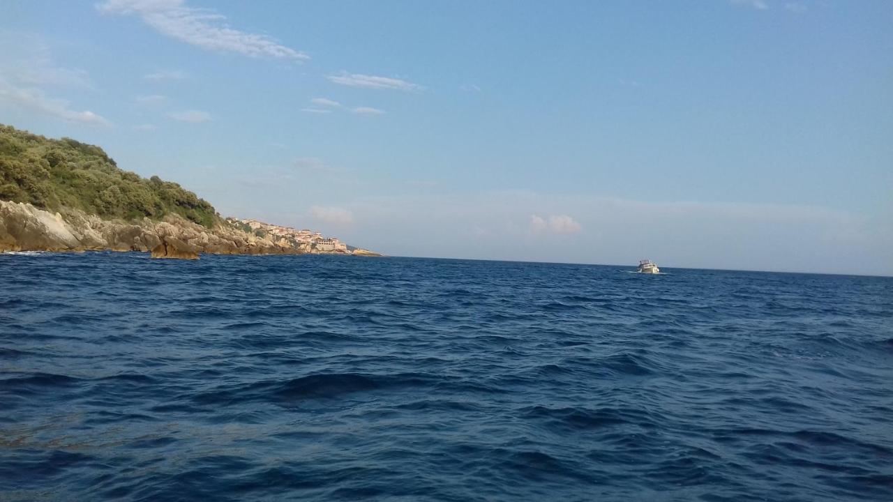 Apartment Vuk I Novak Ulcinj Exterior foto